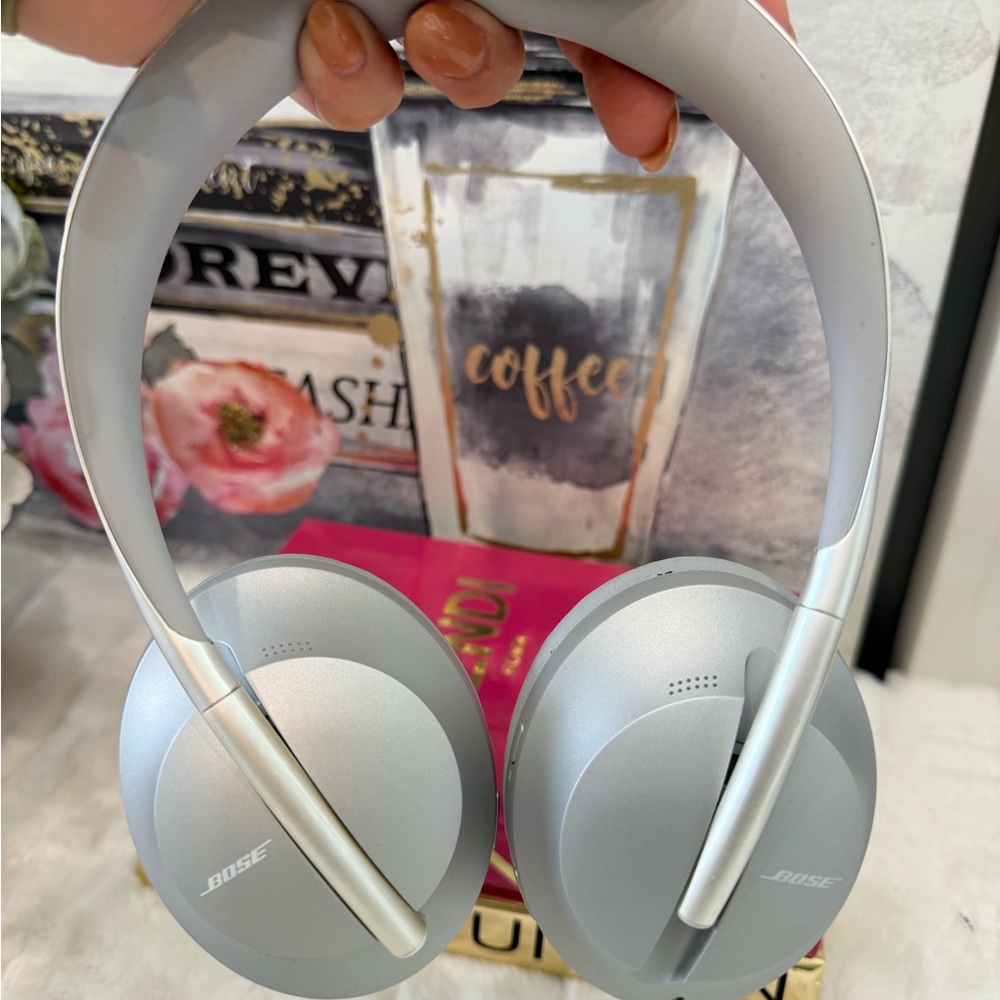 Bose Silver Wireless Headphones